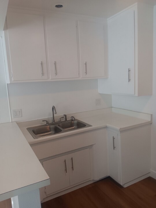 9371 Cellini Ave, Unit 7 in Garden Grove, CA - Foto de edificio