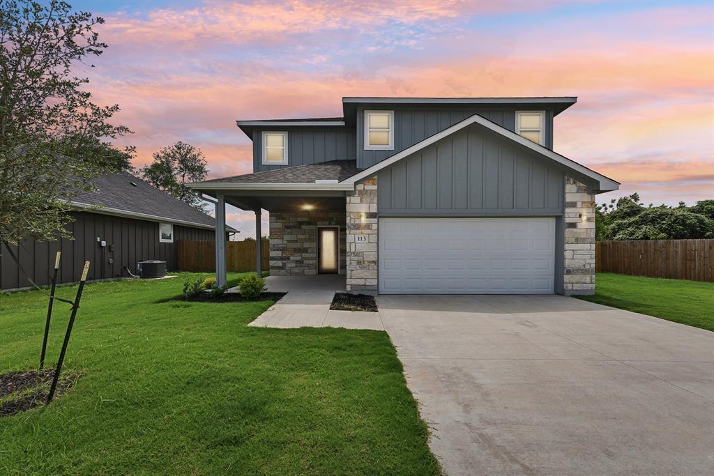 113 Callie St in Smithville, TX - Building Photo