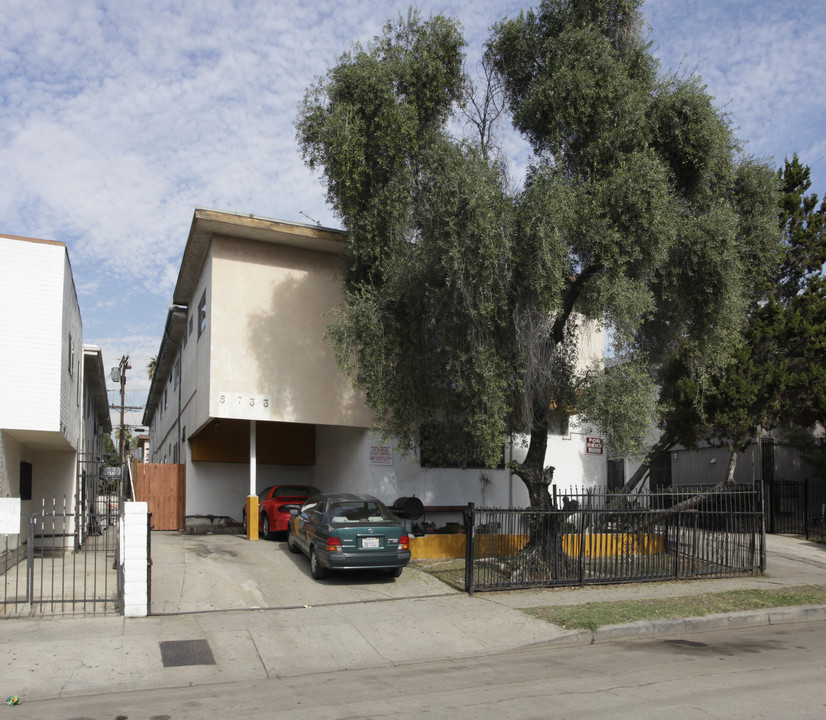 5733 Virginia Ave in Los Angeles, CA - Building Photo