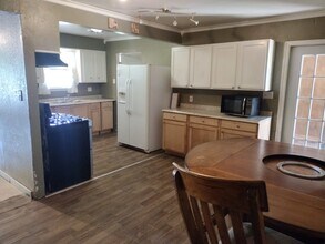 1210 Cedar Dr in Killeen, TX - Building Photo - Building Photo