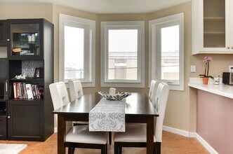 1616 Summit Ave, Unit Apt 301 in Seattle, WA - Building Photo - Building Photo