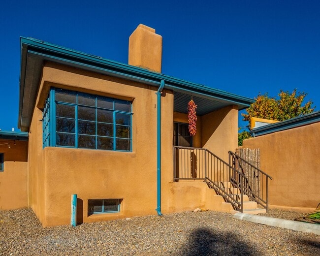 610 Gomez Rd in Santa Fe, NM - Building Photo - Building Photo