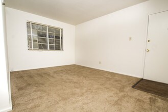 1738 Clifton Ave-Unit -Apt. 2 in Columbus, OH - Building Photo - Building Photo