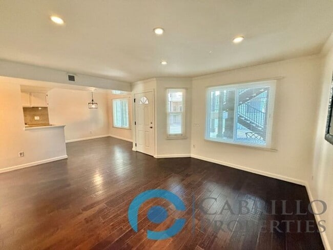 2828 Famosa Blvd in San Diego, CA - Building Photo - Building Photo