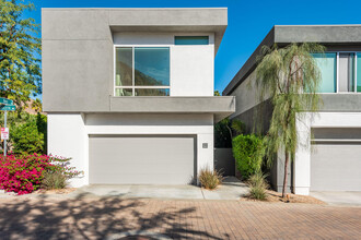 350 Goleta Way in Palm Springs, CA - Building Photo - Building Photo