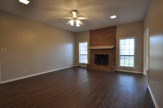 804 Elaine Dr in Tyler, TX - Building Photo - Building Photo