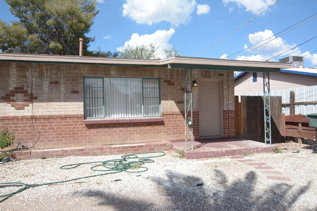 2709 E Spring St in Tucson, AZ - Building Photo