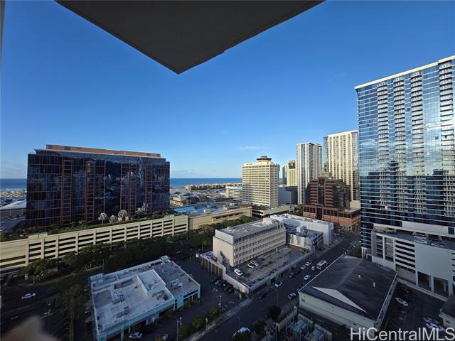 747 Amana St in Honolulu, HI - Foto de edificio - Building Photo