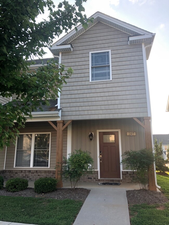 207 Portico St in Lynchburg, VA - Building Photo - Building Photo