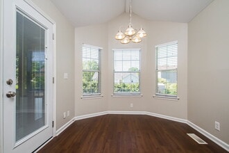 1502 Amberwood Cir in Murfreesboro, TN - Foto de edificio - Building Photo