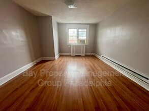 239 Long Ln in Upper Darby Township, PA - Building Photo - Building Photo