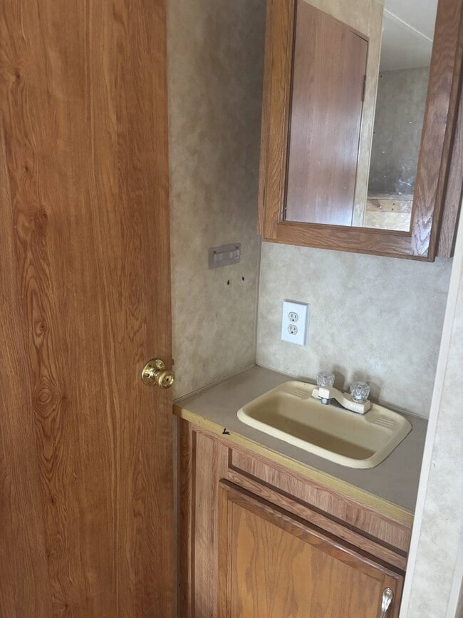 property at 2900 FL-17
