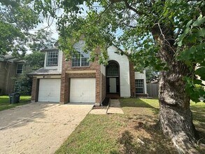 15818 Oak Mountain Dr in Houston, TX - Building Photo - Building Photo