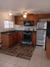 1120 Northshore Dr, Unit 1 in Eustis, FL - Foto de edificio - Building Photo