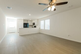 241 Bable Run Dr, Unit 1A in Little Elm, TX - Foto de edificio - Building Photo