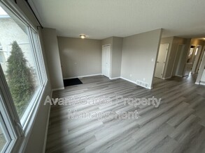 3003-3131 131 Ave NW in Edmonton, AB - Building Photo - Building Photo