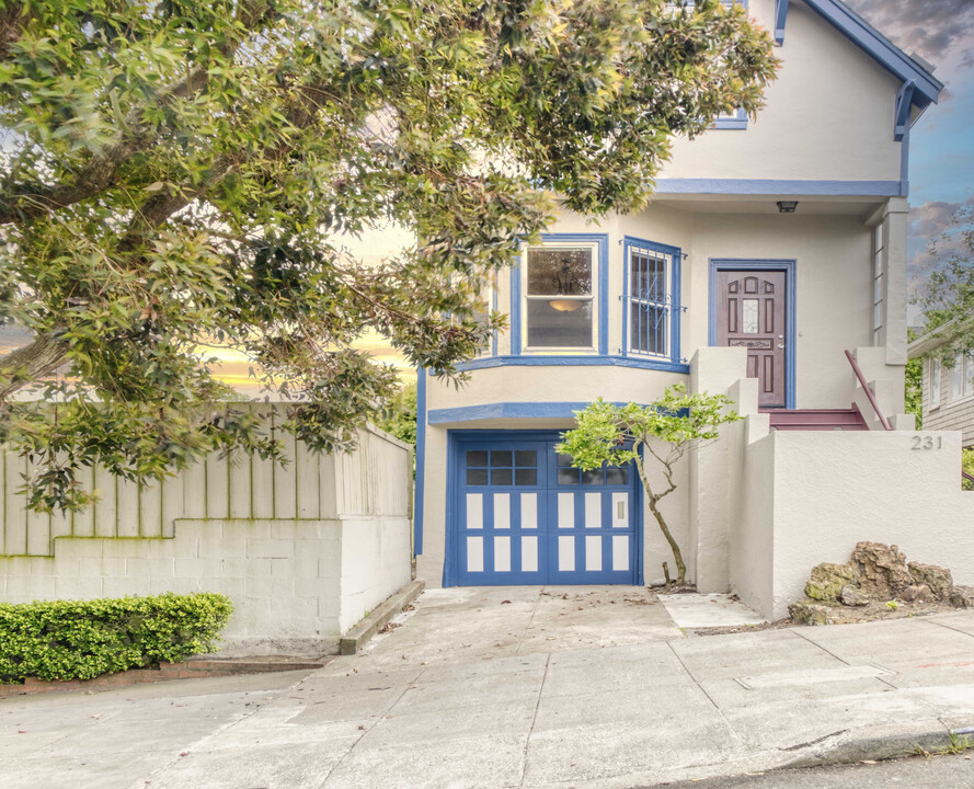 231 Ortega St in San Francisco, CA - Building Photo