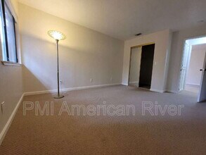 7474 Griggs Way in Sacramento, CA - Building Photo - Building Photo