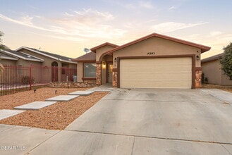 14383 High Rock Dr in El Paso, TX - Building Photo - Building Photo