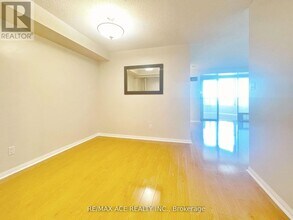 88 Corporate Dr in Toronto, ON - Building Photo - Building Photo