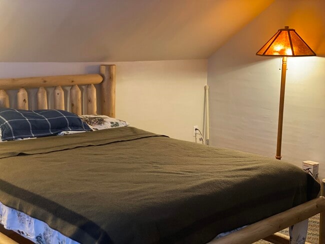 36 Happy Valley Rd in Woodstock, VT - Building Photo - Building Photo