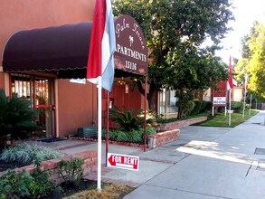 15116 Parthenia St in Los Angeles, CA - Building Photo - Building Photo