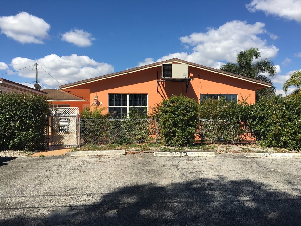 2232-2234 N 19th Ave in Hollywood, FL - Building Photo