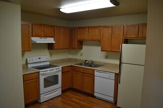4425 Hunting Meadows Cir in Colorado Springs, CO - Building Photo - Building Photo