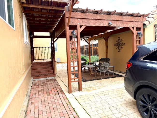 220 E Home St in Oakley, CA - Building Photo - Building Photo