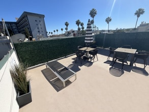 114 North Doheny Drive in West Hollywood, CA - Foto de edificio - Building Photo
