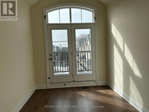 4183 Major Mackenzie Dr E in Markham, ON - Building Photo - Building Photo