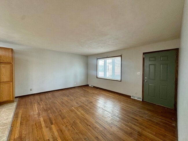 property at 4442 Rushmore Dr NE