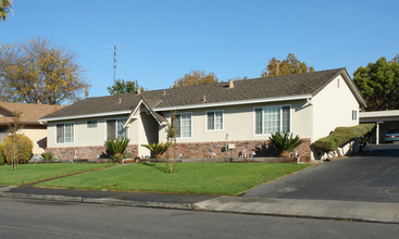 2165-2175 Royal Dr in Santa Clara, CA - Building Photo - Building Photo