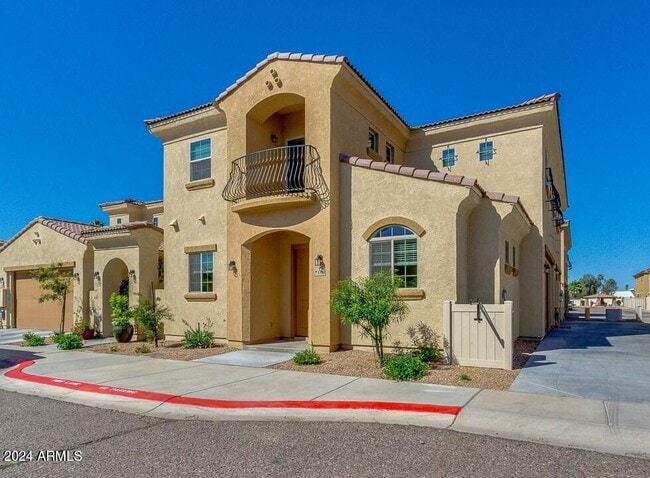 property at 1367 S Country Club Dr
