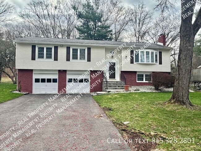 property at 29 Carriage Hill Ln