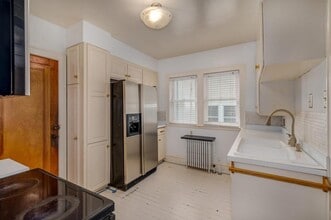 2078 St Clair Ave in St. Paul, MN - Building Photo - Building Photo