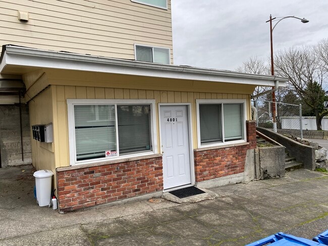 4801 Aurora Ave N, Unit 4801 in Seattle, WA - Foto de edificio - Building Photo