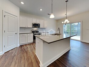 7121 Garrett Ct in Charlotte, NC - Building Photo - Building Photo