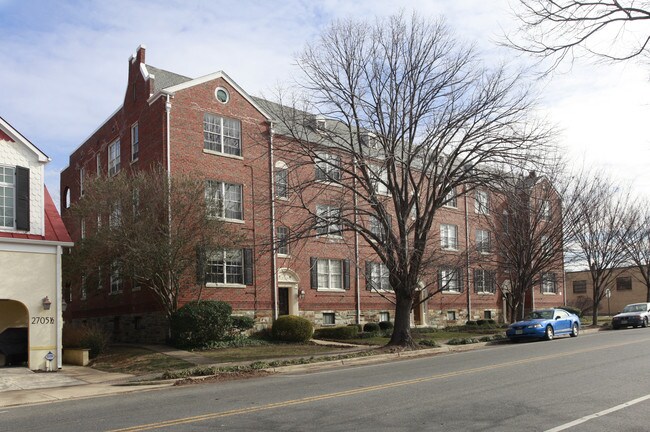 2701-2707 Mount Vernon Ave in Alexandria, VA - Foto de edificio - Building Photo