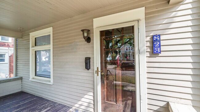 823 Dewey Ave in Ann Arbor, MI - Building Photo - Building Photo