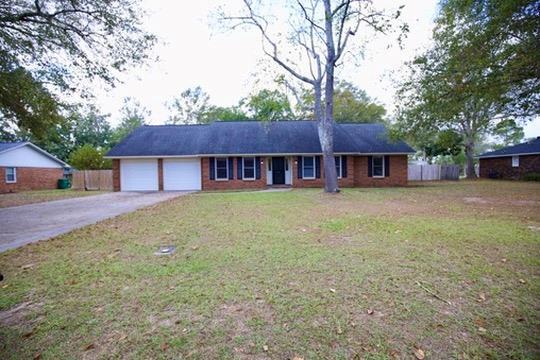 944 Twin Lakes Dr in Sumter, SC - Building Photo