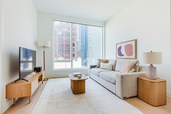 312 W 43rd St