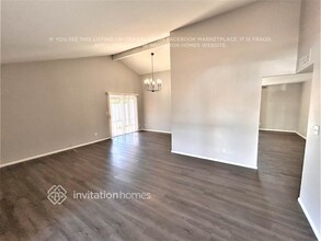 9021 W Whitton Ave, Unit B222 in Phoenix, AZ - Building Photo - Building Photo