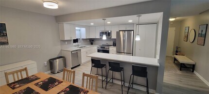 1200 14th St in Miami Beach, FL - Foto de edificio - Building Photo