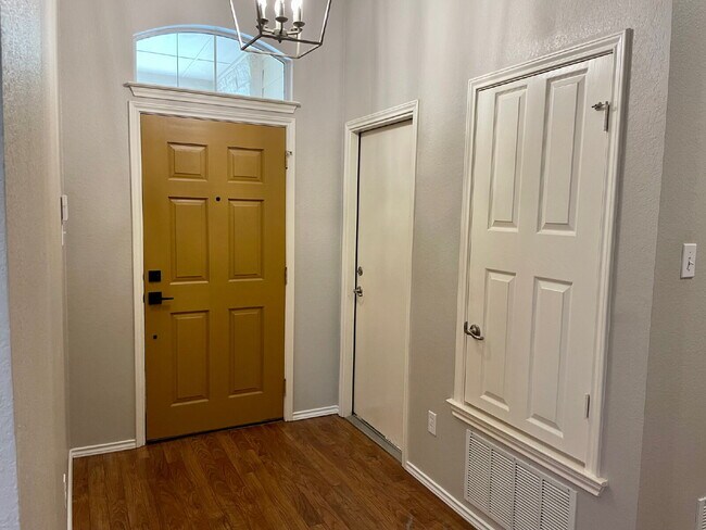 12213 Eruzione Dr in Austin, TX - Building Photo - Building Photo
