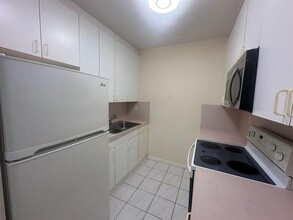 2170 NE 51st Ct, Unit B25 in Fort Lauderdale, FL - Building Photo - Building Photo