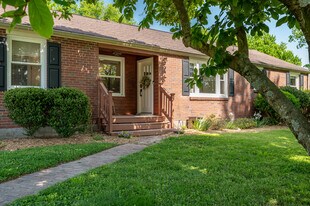 582 Whispering Hills Dr in Nashville, TN - Building Photo