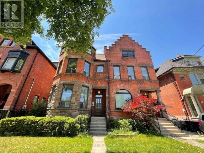 property at 536 Huron St