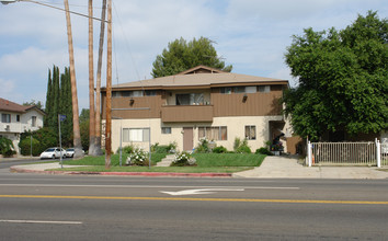 5606 Calhoun Ave in Van Nuys, CA - Building Photo - Building Photo