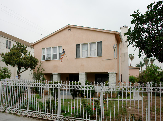 642 N Berendo St in Los Angeles, CA - Building Photo - Building Photo